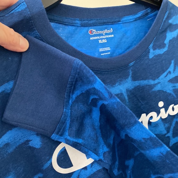 Champion Blue patterned long sleeve t-shirt Size XL NWOT. - Picture 5 of 7
